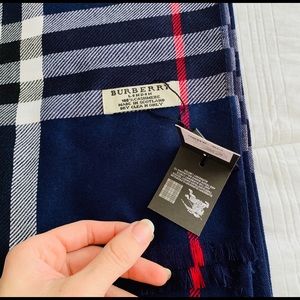 Authentic Burberry Shall